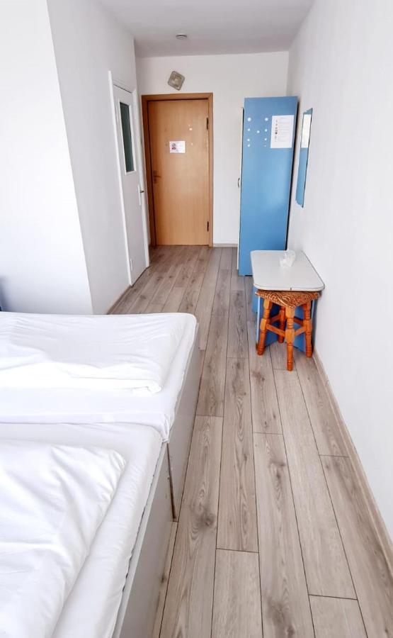 Hotel Victoria Yaş Dış mekan fotoğraf
