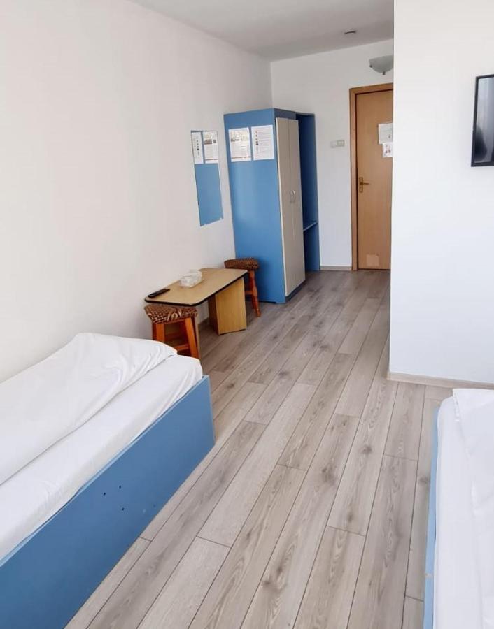 Hotel Victoria Yaş Dış mekan fotoğraf