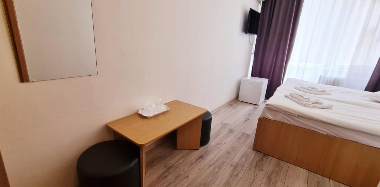 Hotel Victoria Yaş Dış mekan fotoğraf