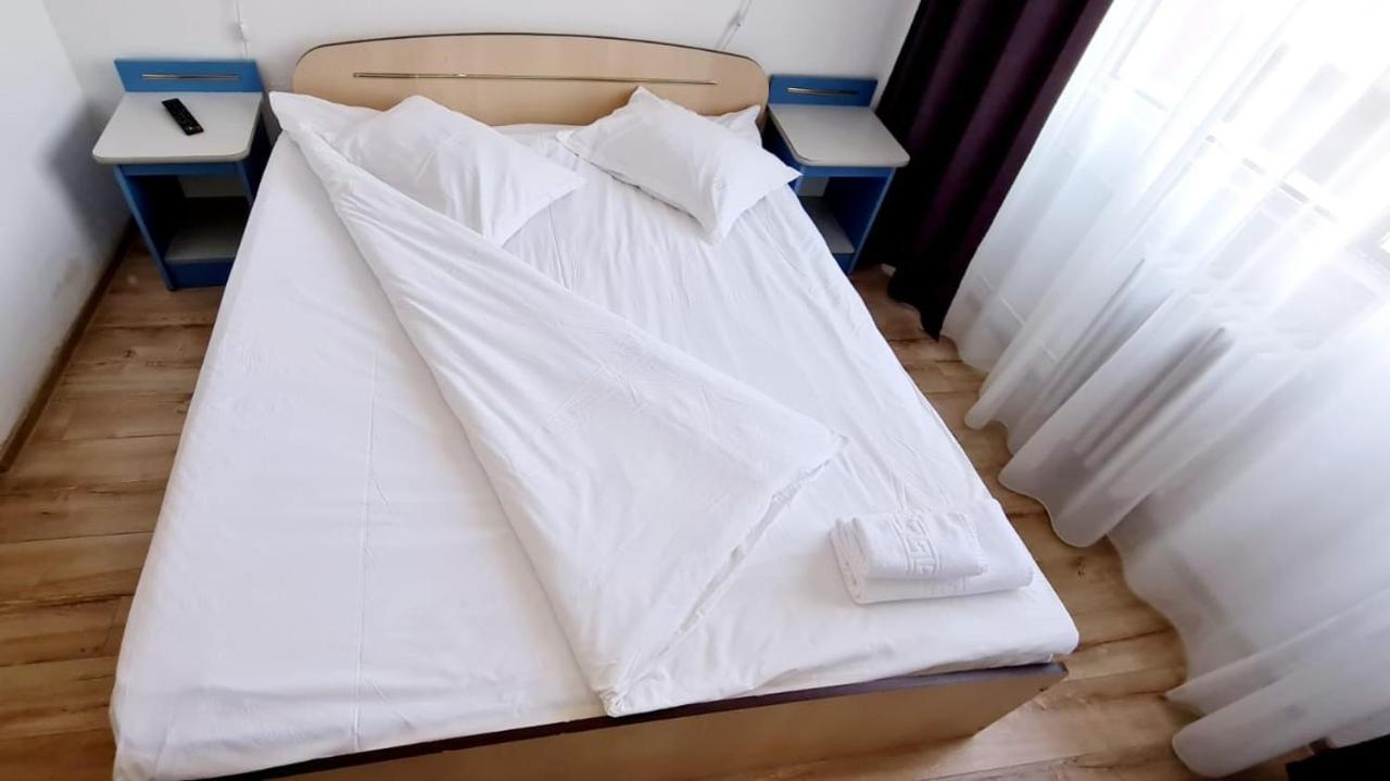 Hotel Victoria Yaş Dış mekan fotoğraf