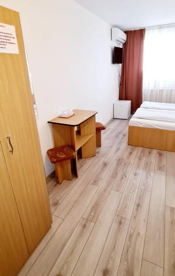 Hotel Victoria Yaş Dış mekan fotoğraf