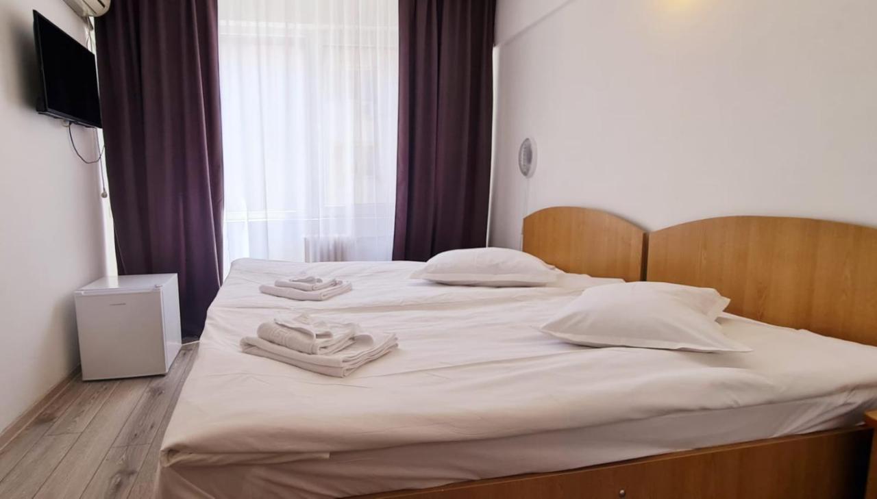 Hotel Victoria Yaş Dış mekan fotoğraf